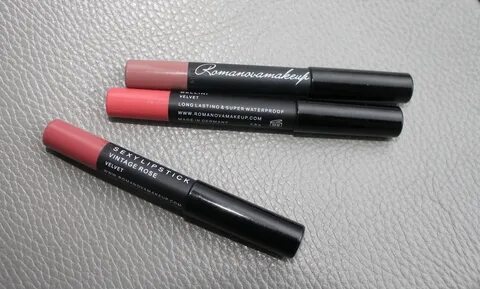 Romanovamakeup карандаши для губ