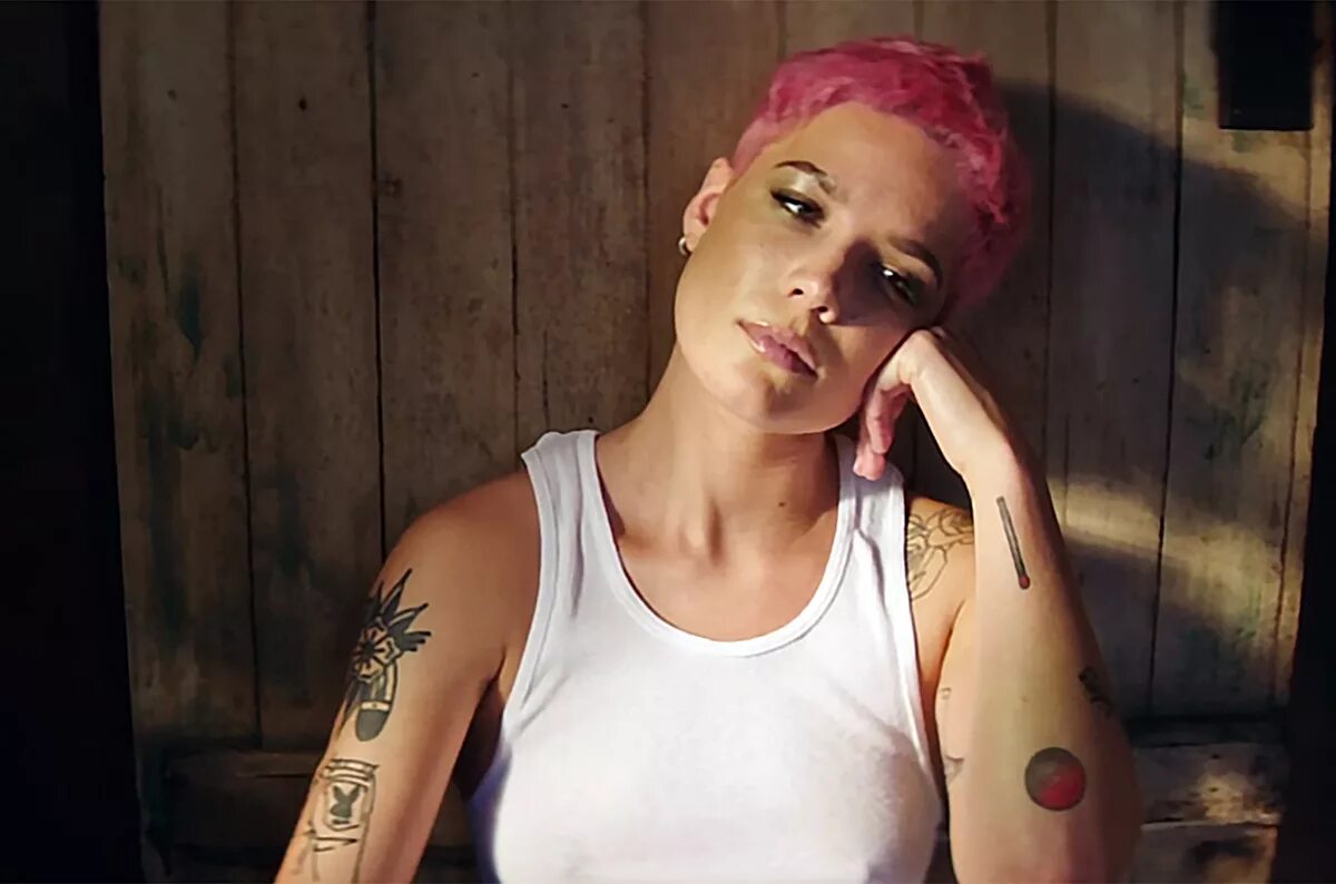 Холзи without. Halsey. halsey manic 2025. 1920 х 640 холзи.