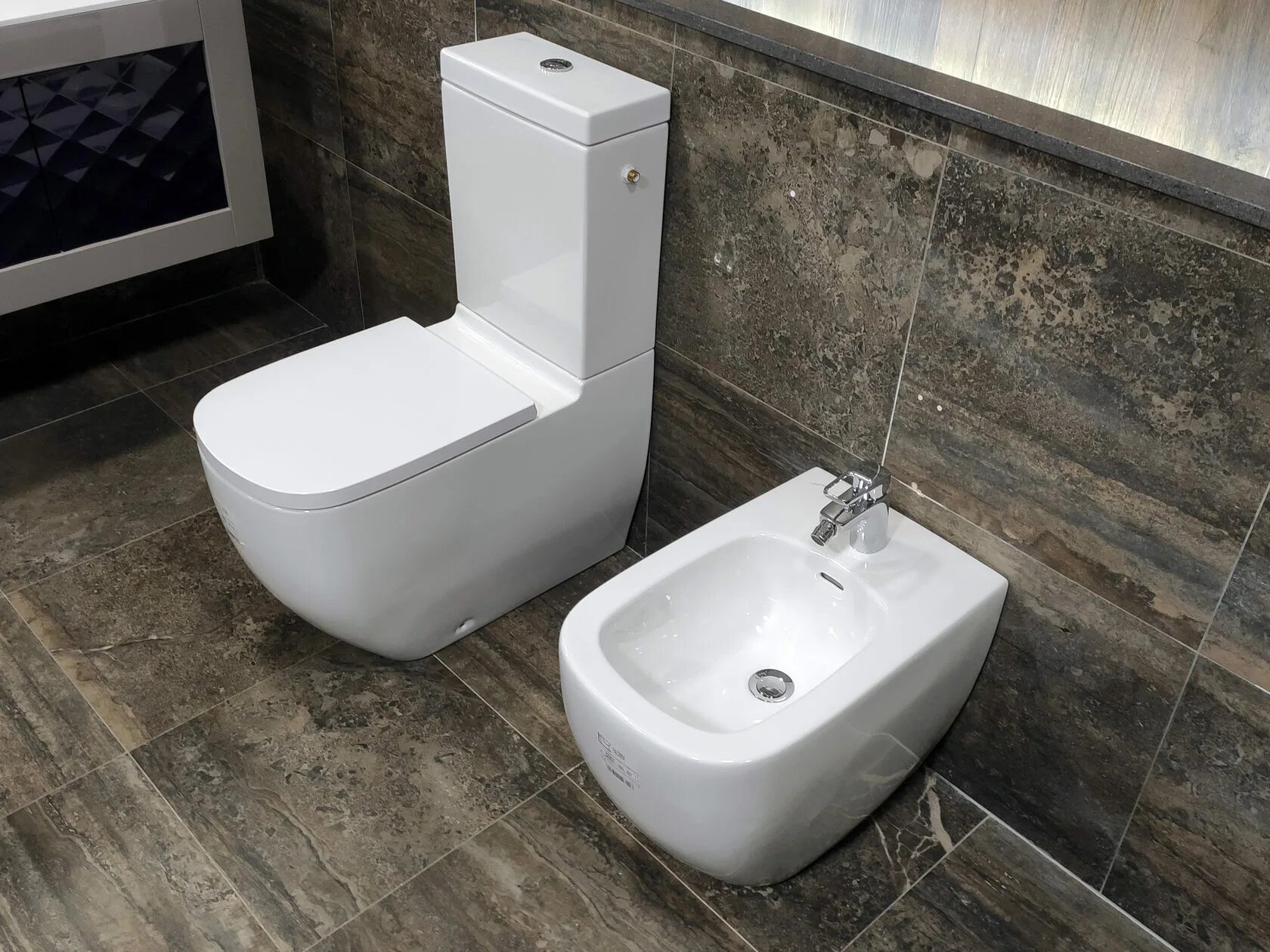 Беде в ванную комнату фото и цены About Bathroom Bidet Toilet Bidet bathroom, Bidet, Toilet design