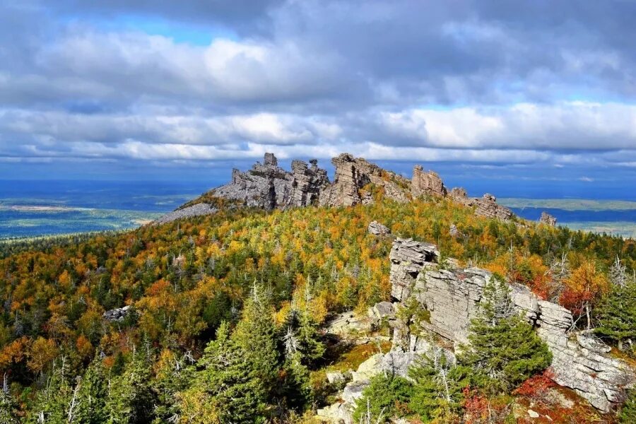 Помяненном камне. Красновишерск Колчимский камень. Камень Помяненный Красновишерск. Помяненный Колчимский камень. Помянённый камень Пермский край.