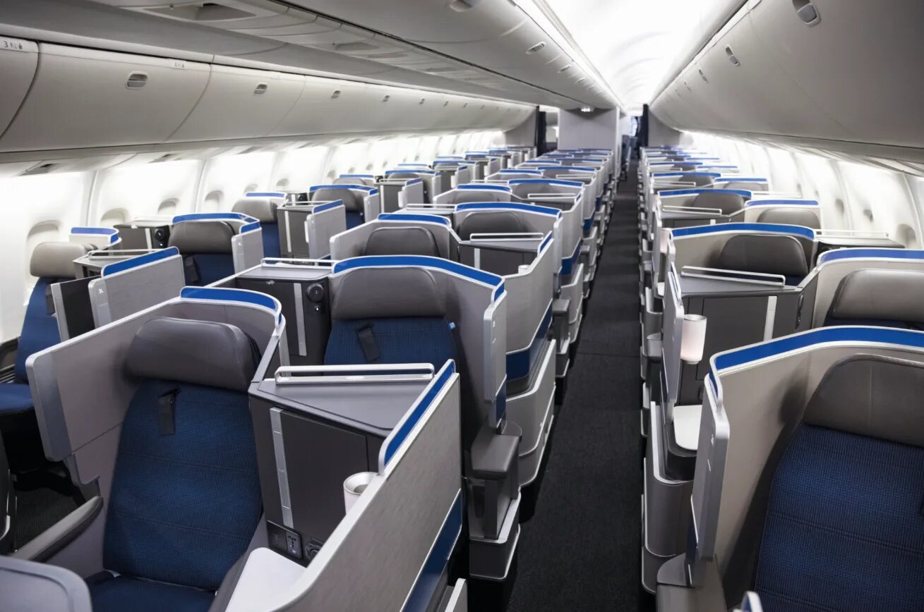 Боинг-767-300 Азур-Эйр. 767 300 Azur Air салон. Боинг 767-300er. Boeing 767-300 салон