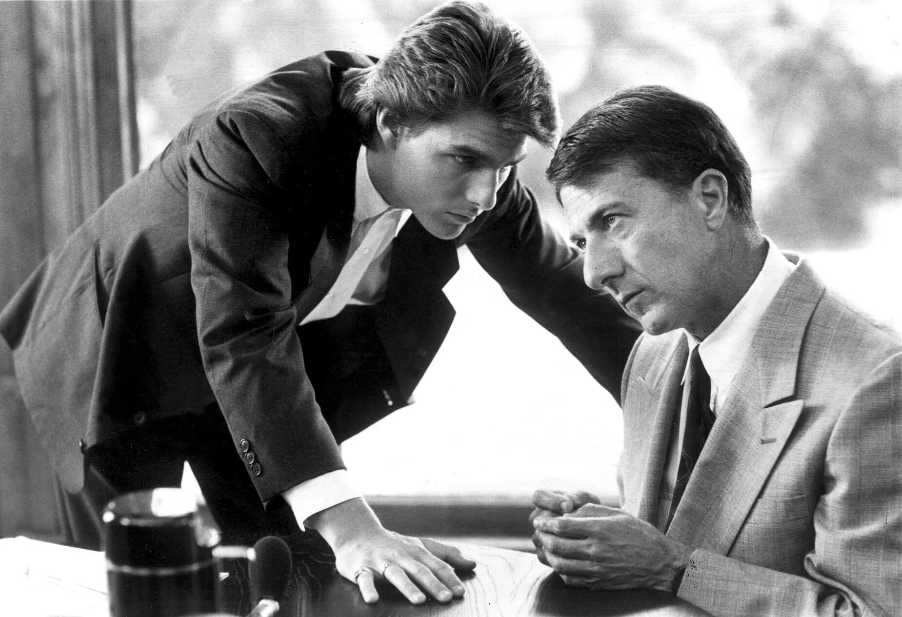 Человек дождя содержание. Человек дождя (1988, барри левинсон). дастин хоффман человек дождя. человек дождя фильм 1988. том круз и дастин хоффман человек дождя.