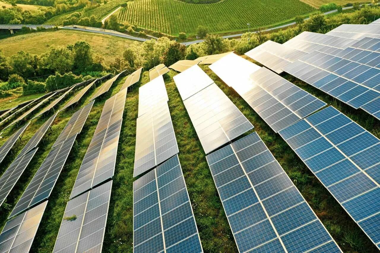 Солнечные батареи фото. Solar Energy Солнечная батарея. Альтернативная Энергетика Солнечная энергия. Гелиоэнергетика и Солнечная энергия. Возобновляемые источники энергии Солнечная энергия.