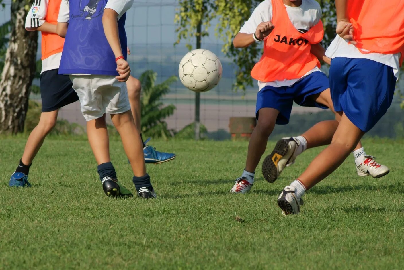 Игры физически футбол. Хобби футбол. Занятия футболом. Футбол и здоровье. Увлечение футбол.