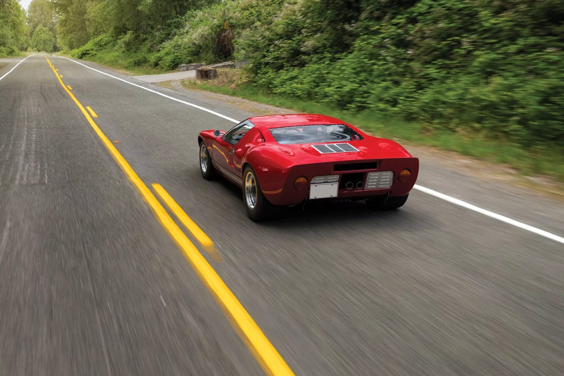 Road 40. Ford gt40 Red. Ferrari 750. Car Chase.