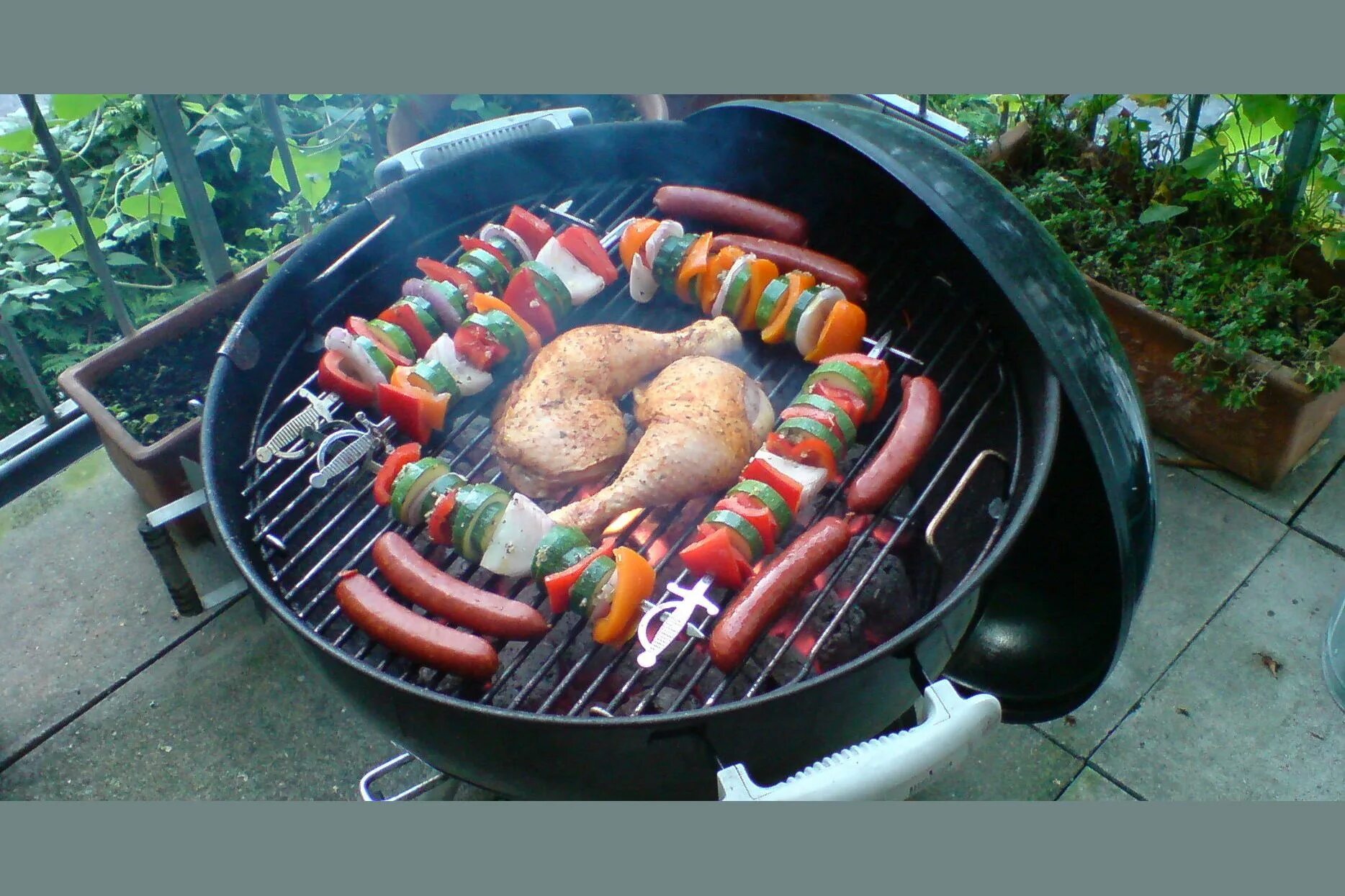 Как можно пожарить шашлык. Гриль-барбекю grill 20380. круглый мангал барбекю. шашлык на мангале. барбекю блюда.