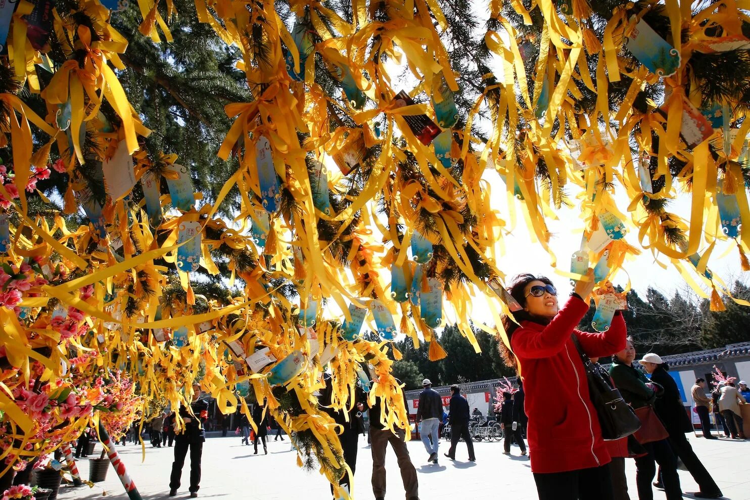 Фестиваль Цинмин в Китае. Праздник чистого света "Цинмин" - Китай. Qing Ming Jie китайский праздник. Фестиваль Цинмин (Qingming Festival).