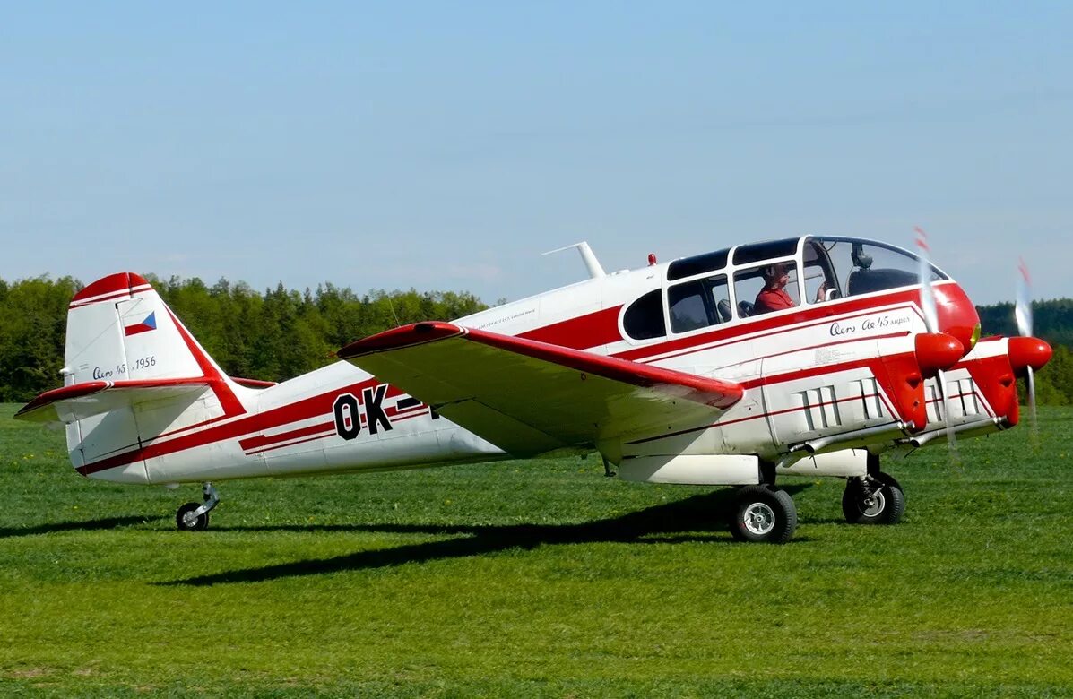 Ае самолет. Aero ae-45. super aero 45s. ae.45s самолет. aero ae-145.