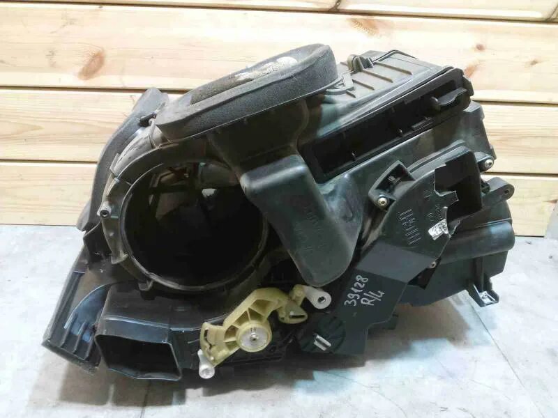 Корпус термостата логан алюминиевый. Корпус воздушного фильтра рено логан. Корпус термостата логан 1. Корпус воздушного фильтра рено логан 1. Логан корпус.