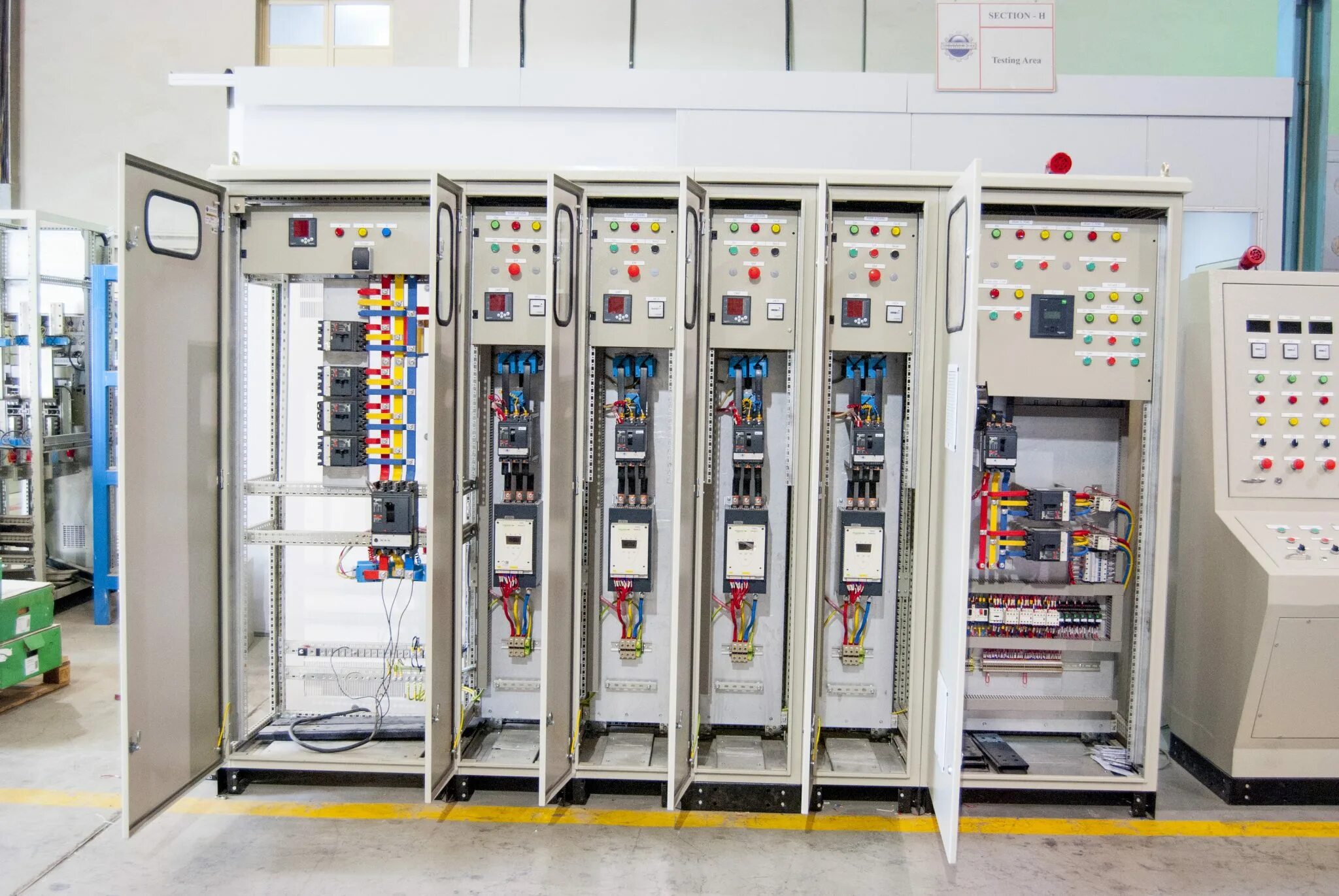 Mcc motor control center. Mcc motor control center. Motor control. Ячейка abb unigear zs1-01-07. Motor control center.