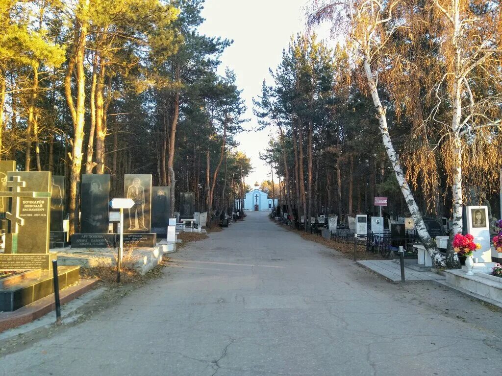 Какое кладбище в самаре. Кладбище Рубежное Самара. Южное кладбище Самара. Самарское кладбище Рубежное. Центральное кладбище Самара Рубежное.