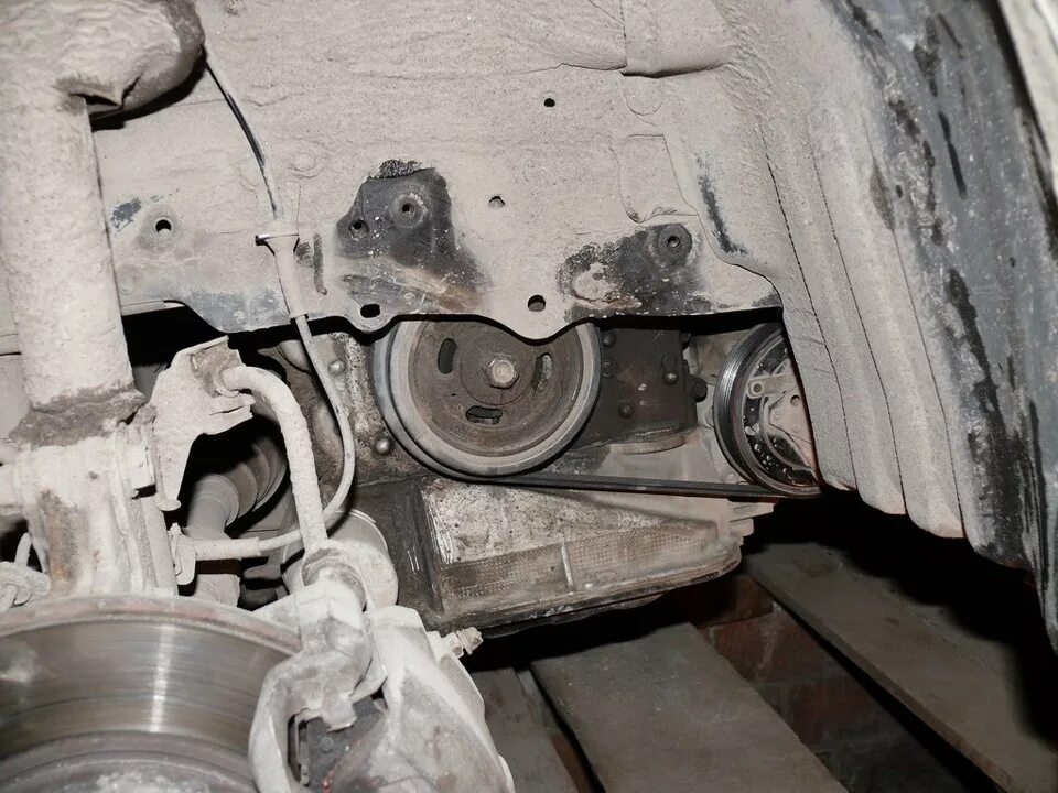 Замена приводных (поликлиновых) ремней. - Nissan Primera (P11-144), 1,8 л, 2001 
