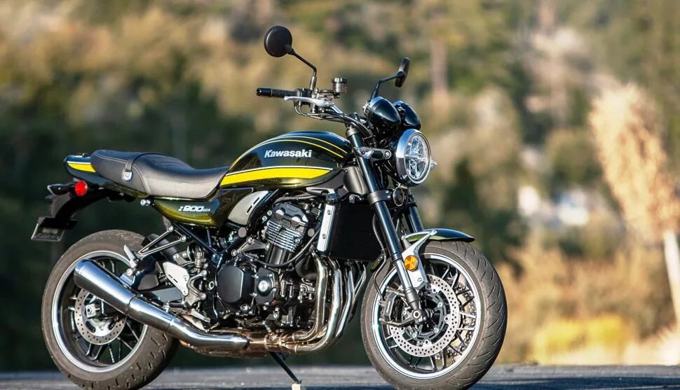 Kawasaki z900rs. Мотоциклы кавасаки 900. Кавасаки 900 классик. Кавасаки z900rs cafe. Мотоциклы кавасаки 900.