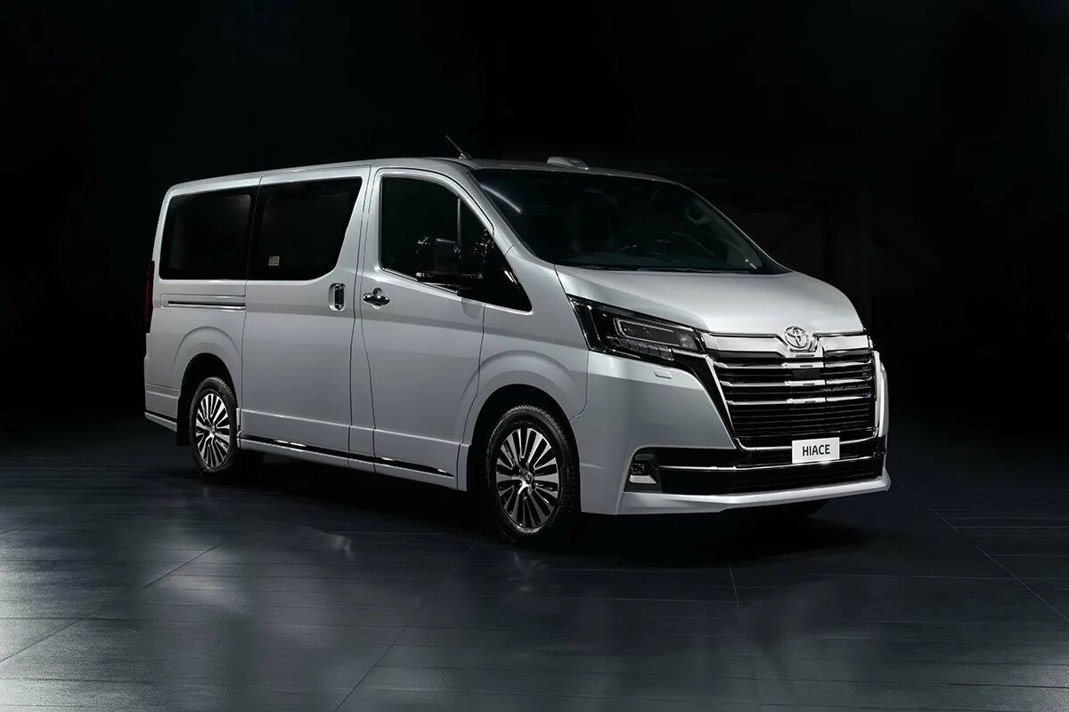 Toyota Hiace 2022. Тойота Хайс 2021. Тойота Hiace 2021 VIP. Тойота Hiace VIP 2019. Купить минивэн у официального дилера