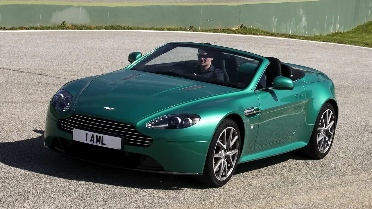 Aston martin v8 vantage. Aston Martin v8 Vantage 2011. Aston Martin v8 Vantage s. Aston Martin v8 Vantage Green. "Aston Martin" "v8 Vantage" "1981" MK.