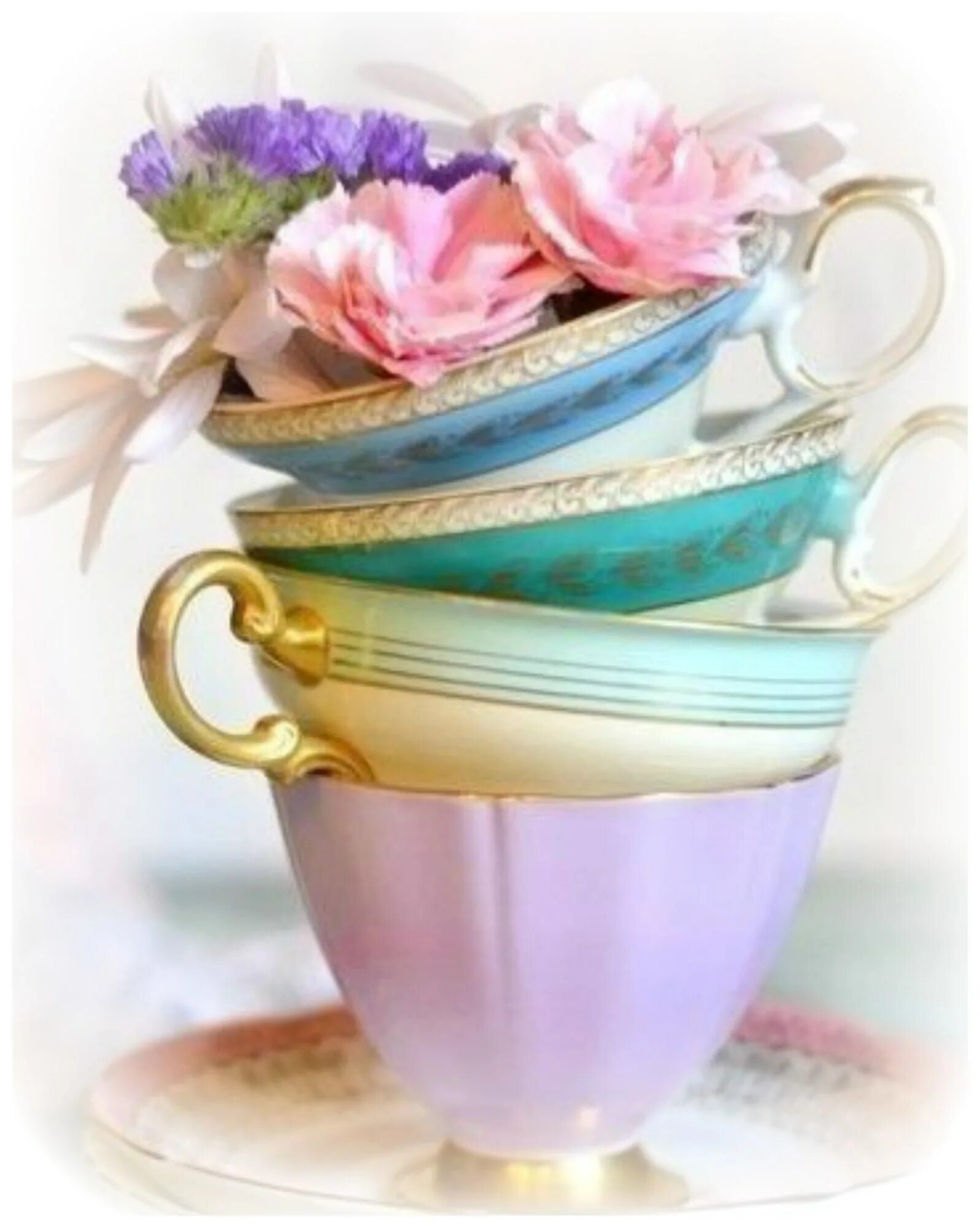 Пожелания хорошего дня стильные. Красивые чашки. Стильные пожелания с добрым утром. Стильные открытки с добрым утром. Открытки доброе утро хорошего дня.