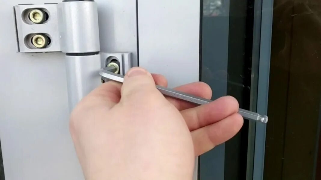 How to Adjust a uPVC Door: 3 Best Methods