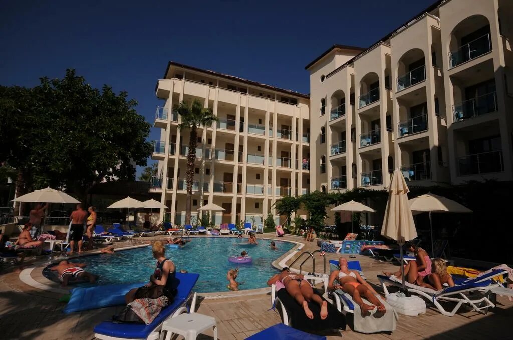 Astoria beach hotel. Отель мерсин бич турция. Serin 3 турция мармарис. Astoria beach hotel мармарис. Астор бич отель турция фото.