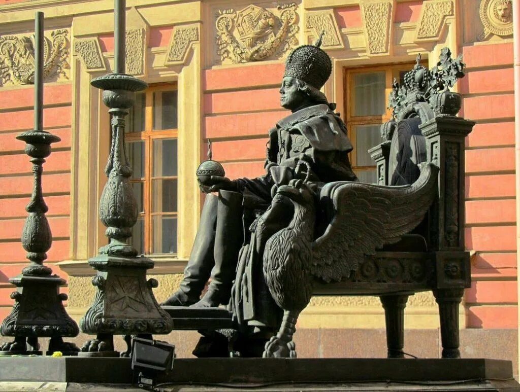 Памятник павлу 1 в михайловском замке скульптор. Памятник павлу 1 в михайловском замке скульптор. Павел 1 памятник в спб. Памятник павлу в петербурге. Санкт петербург памятник павлу i в михайловском замке.