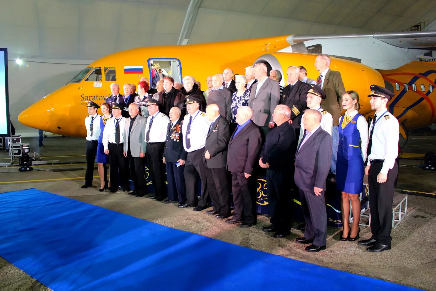 737 max 7. Aerotranscargo авиакомпания. Ssj 100. Центр авиакомпании. Самолет победа.