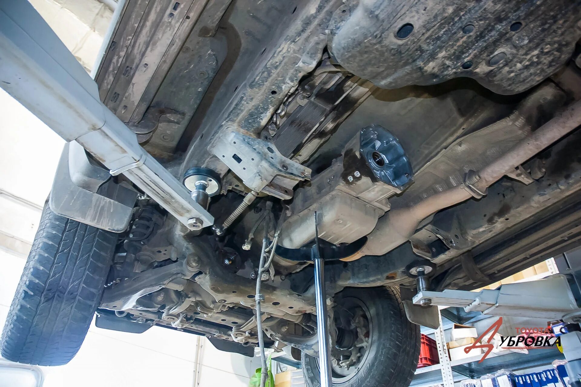 Подвеска toyota land cruiser 200. Коробка автомат на toyota land cruiser prado 150. Трансмиссия прадо 150. Селектор prado 150. Трансмиссия прадо 150.