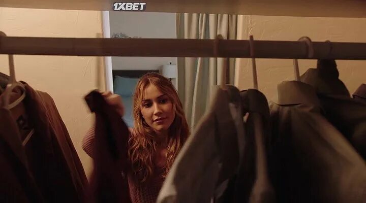 Ада 2023. Холлидей грейнджер тюльпанная лихорадка. Восставший из ада 5 кадры. Восставший из ада 2022 кадры. Восставший из ада 5 кадры.