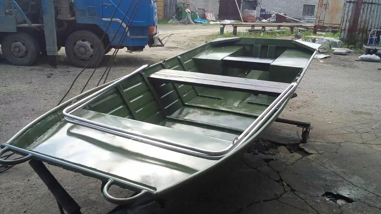 Лодка fort boat алюминиевая. Алюминиевая лодка болотоход. Катер волжанка абсолют 165. Вятбот 490 тент. 5м с булями.