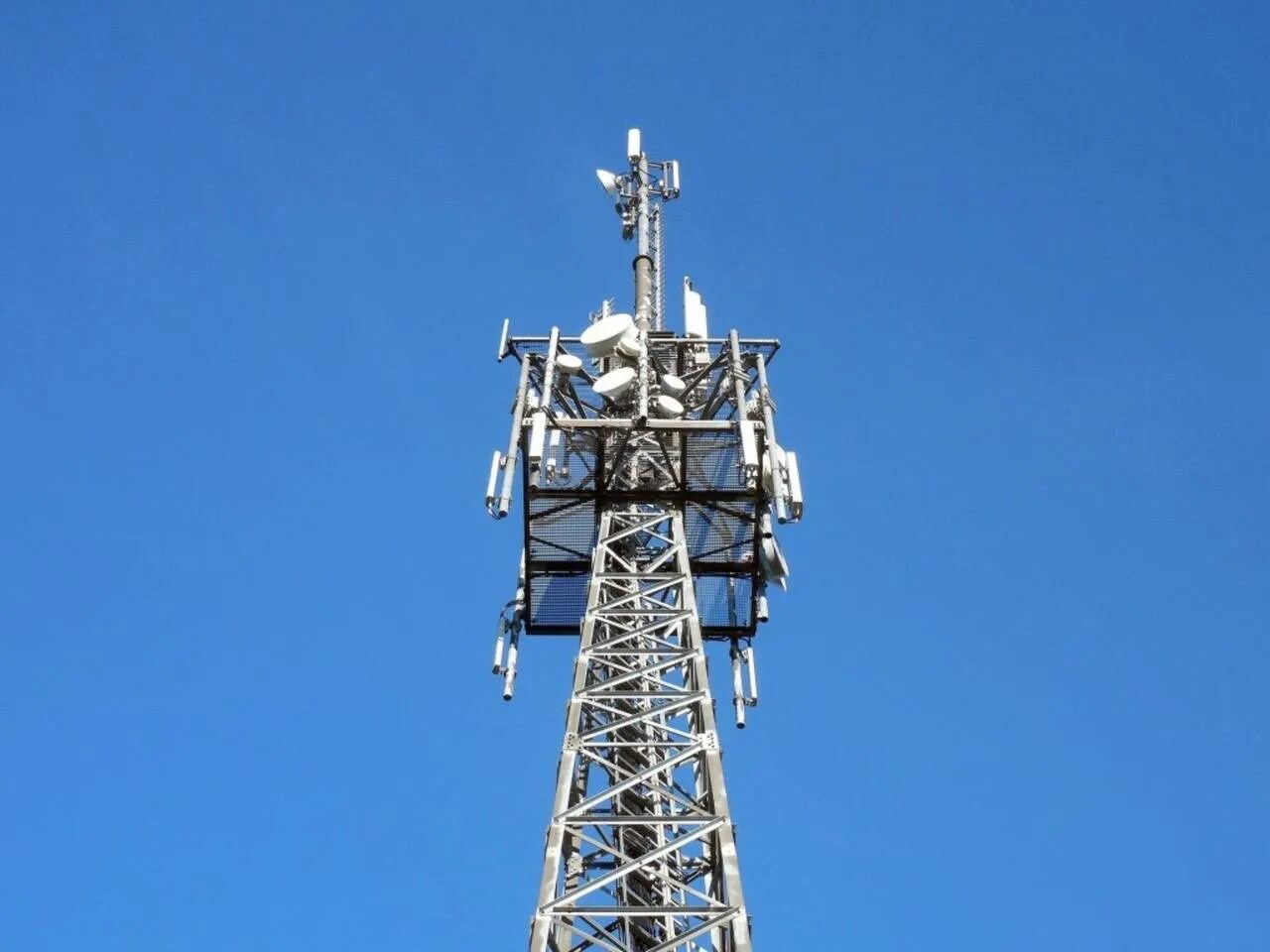 T70 8500 вышка сотовой связи. Современные вышки сотовой связи. Вышка сотовой связи 5g. Базовая станция сотовой связи lte. Базовая станция сотовой связи.