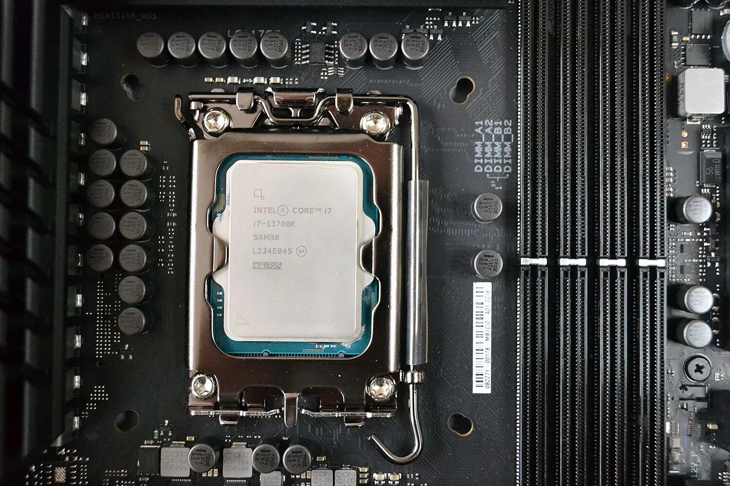 Процессор core i7 13700f. Intel core i9 13700k. intel i7 13700k. процессор 13700k. core i7-13700k.