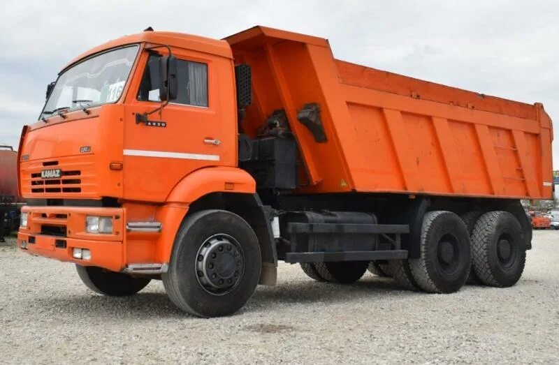 Самосвалы ищут. Водитель самосвала. Водитель самосвала вакансии. Самосвал категории в. Ао упир.