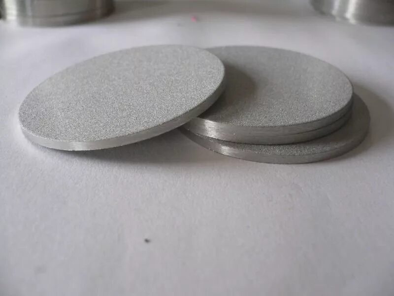 Фильтр дисков купить. AISI 316 пористый газовый фильтр. Металлокерамические фильтры. Пористый металлокерамический фильтр. Фильтрующие диски для фильтра.