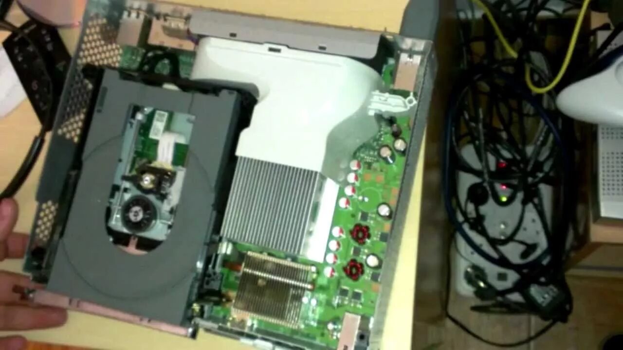 Xbox 360 fat SATA привода. Xbox 360 Jasper охлаждение. Xbox 360 fat Jasper коробка. Охлаждение Xbox 360 fat.