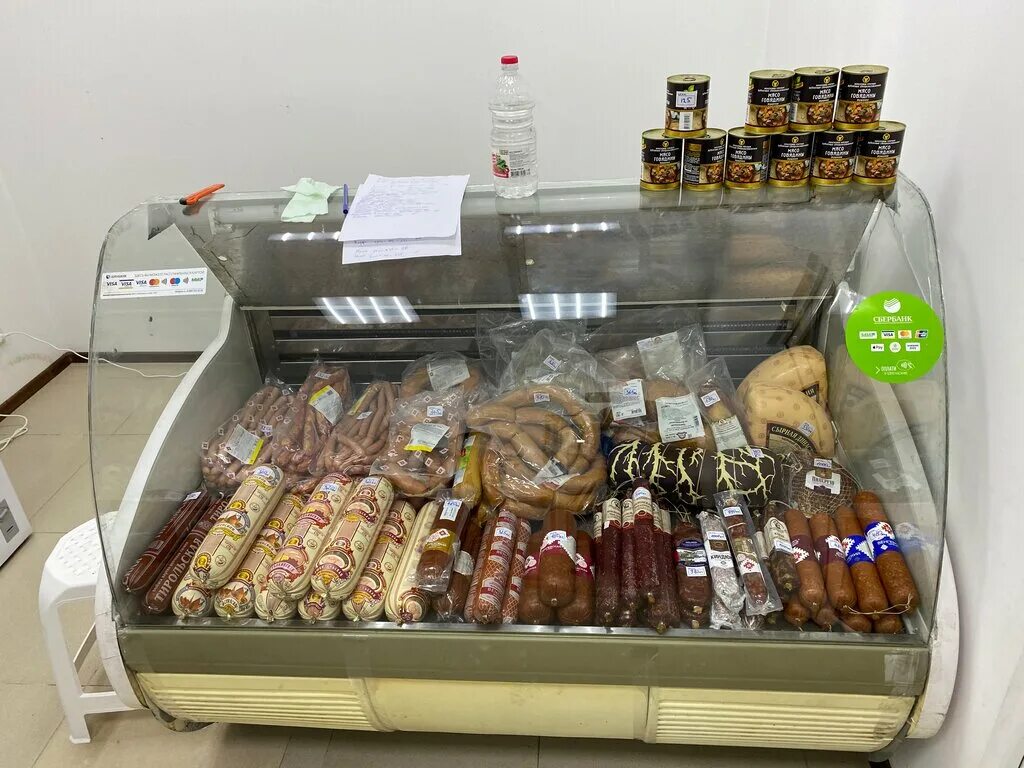 Вывески белорусских товаров. Белорусские продукты. Белорусский фирменный магазин. Белорусские продукты курск. Белорусские мясные продукты.