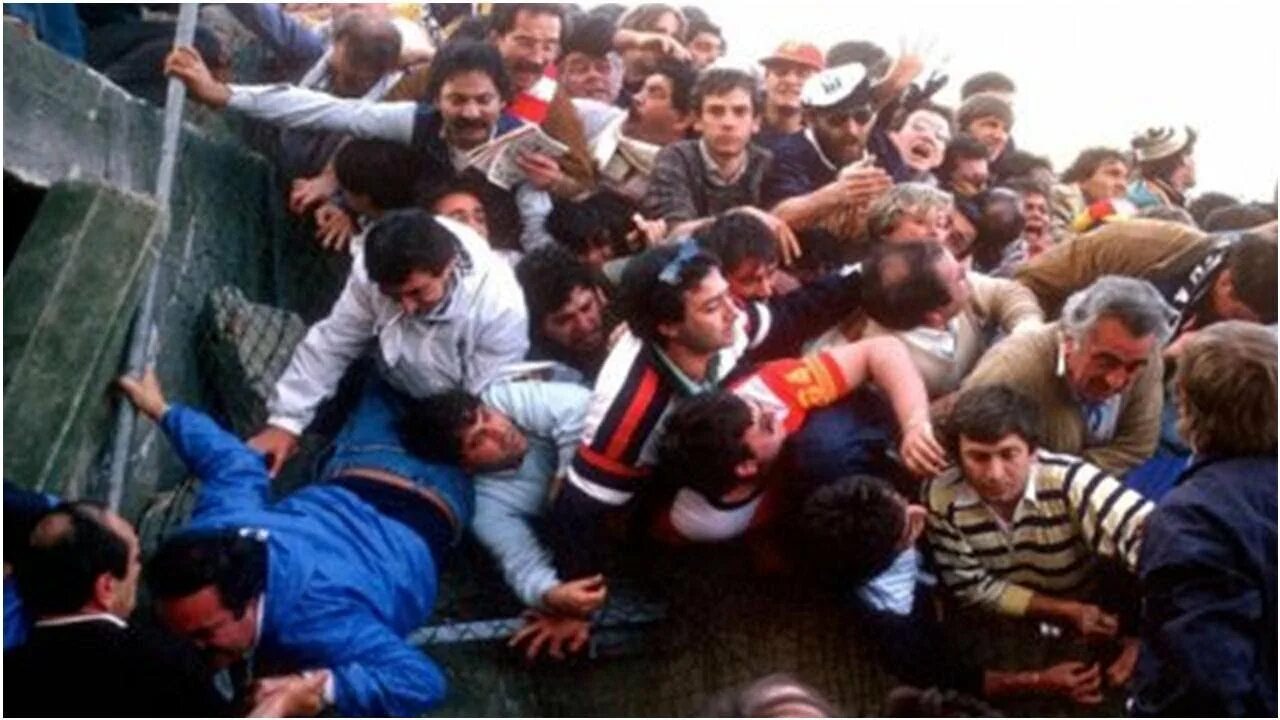 Брюссель стадион эйзель. 29 мая 1985 года в брюсселе на стадионе эйзель. Эйзельская трагедия 1985. Ливерпуль ювентус 1985 трагедия. Эйзельская трагедия 1985.