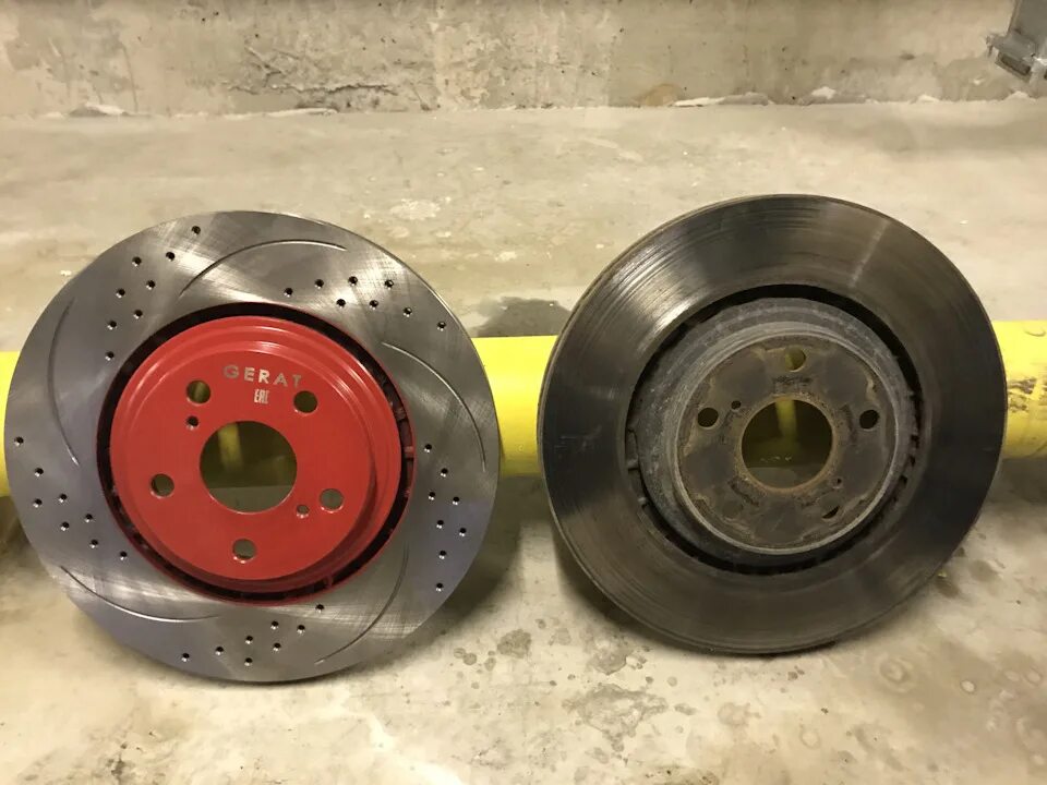 Тормозные диски toyota highlander 2014. Тормозные диски для тойота хайлендер 2014 года. Тормозной диск хайлендер. Тормозной диск задний cworks c220r0634. Задние тормозные диски тойота хайлендер 2012.