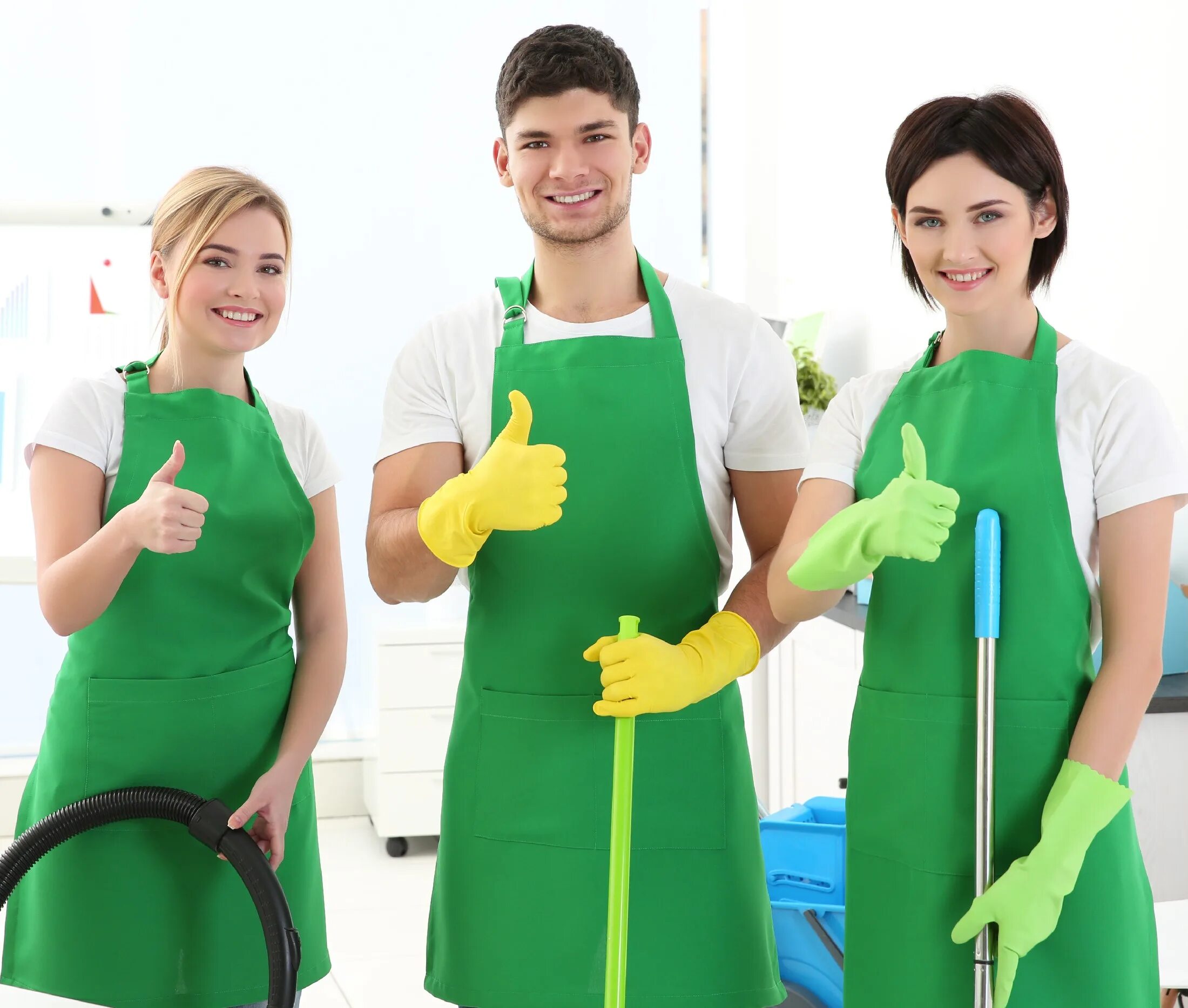 Объявление о вакансии уборщицы. Вакансия уборщица. Клининговая компания форма. Уборка дома. Женщина уборка.