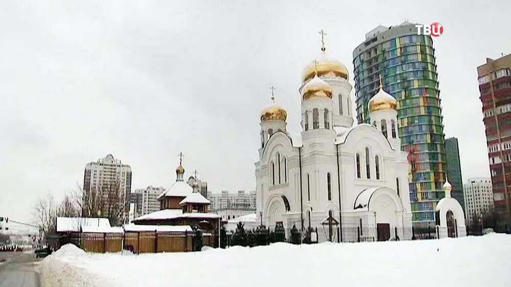 Всех святых в черемушках. Церковь в новых Черемушках Москва. Храм в новых Черемушках Кржижановского. Строящаяся Церковь в Юго Западном районе Владимира. Храм всех святых на Юго западе СПБ.