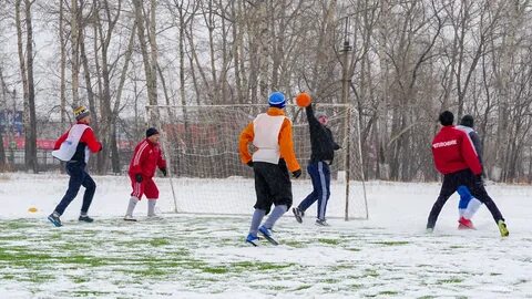 Зимние игры футбол