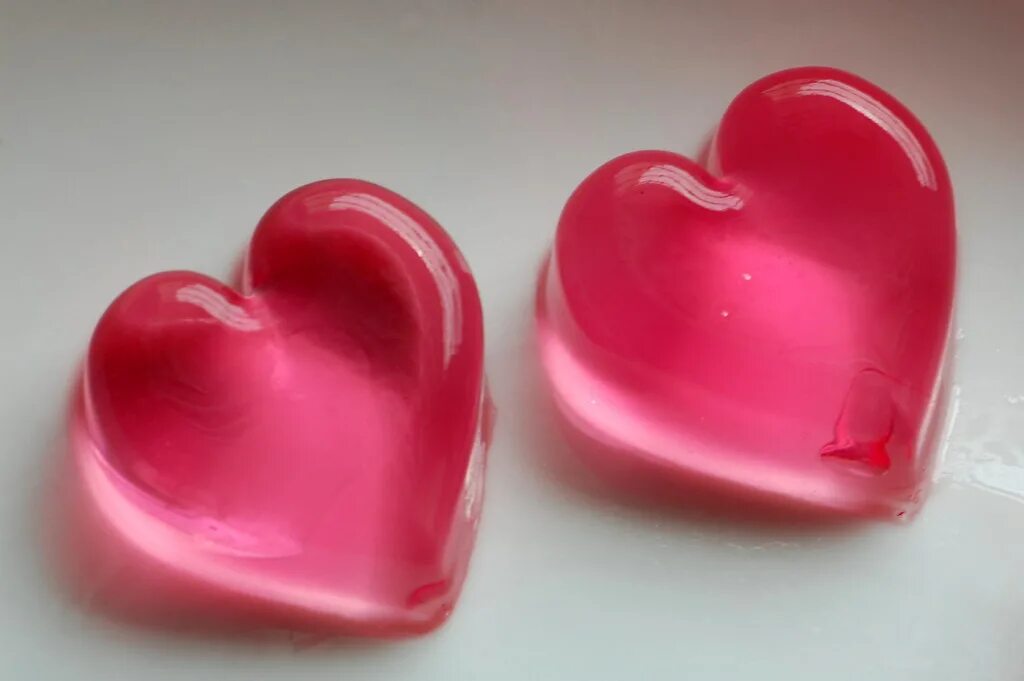 Pink jelly. Розовое сердце. Розовые сердечки. Желе сердечки. Сердечки из желе.