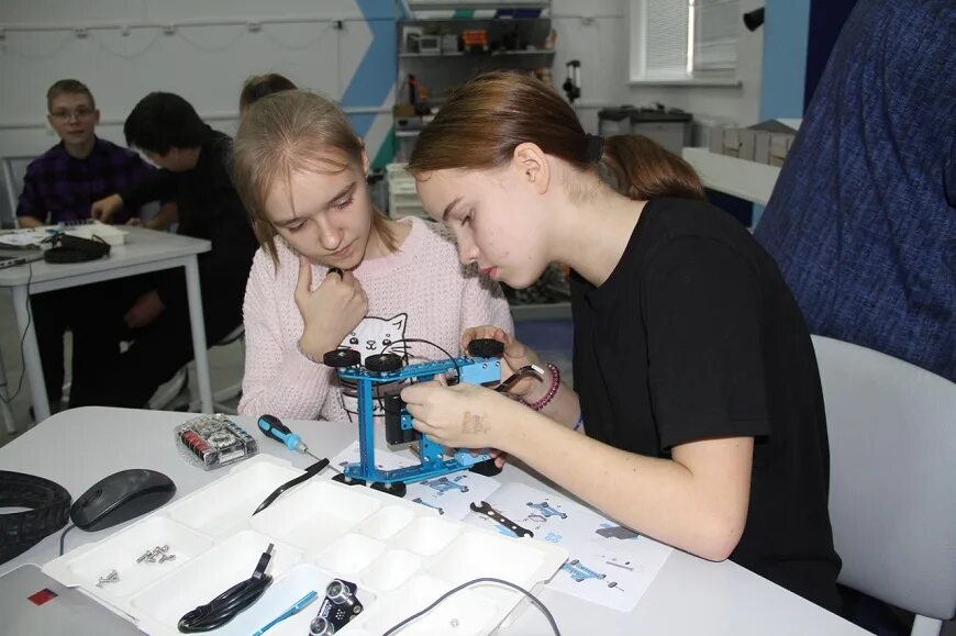 Детская анимация в отеле фото ребенок. Мастер классы для детей кострома. Мастер классы в костроме для детей. Мастер классы в костроме для детей. Лавровская фабрика игрушек нерехта экскурсии.