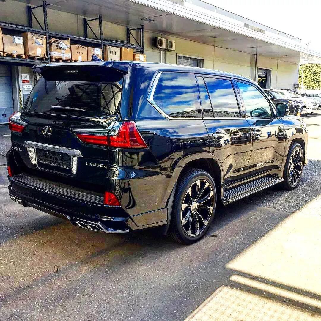 Диски на лексус 570. Лексус 570 r22. Lexus LX 570 r22. Wald Jarrett r22 Lexus lx570. Lexus LX 450d на r22.