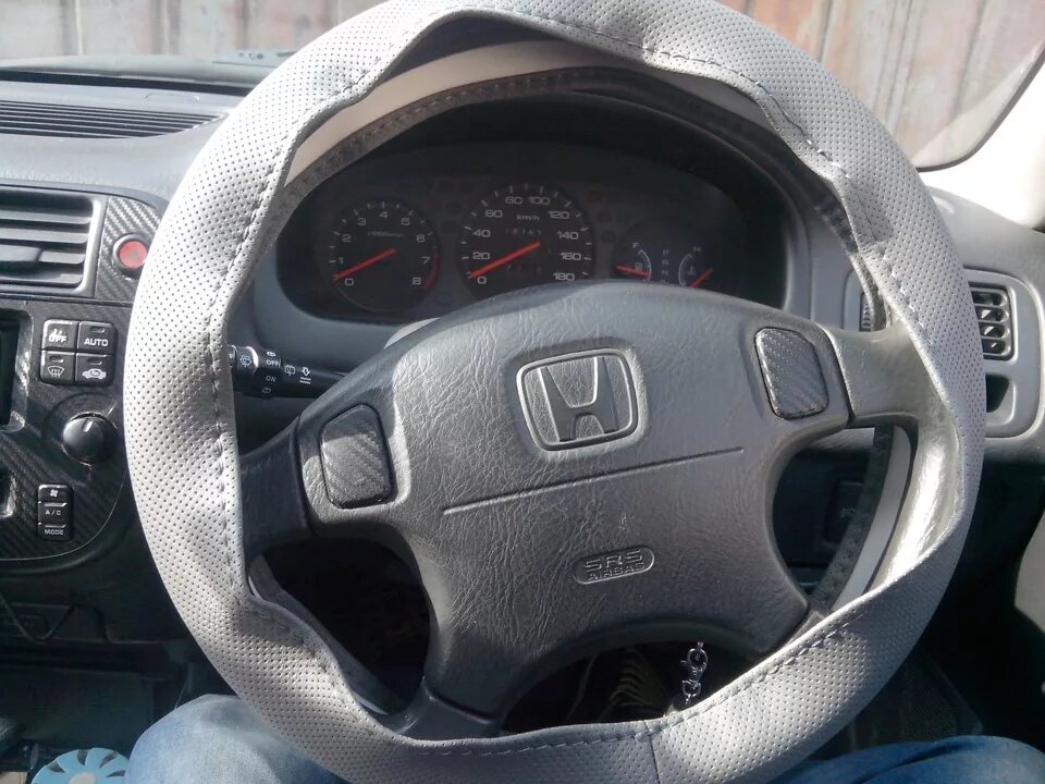 Руль хонда хрв. Руль хонда хрв. Honda hr v 2000 салон. Пересвет приборной панели honda hr-v. Руль honda hr v.