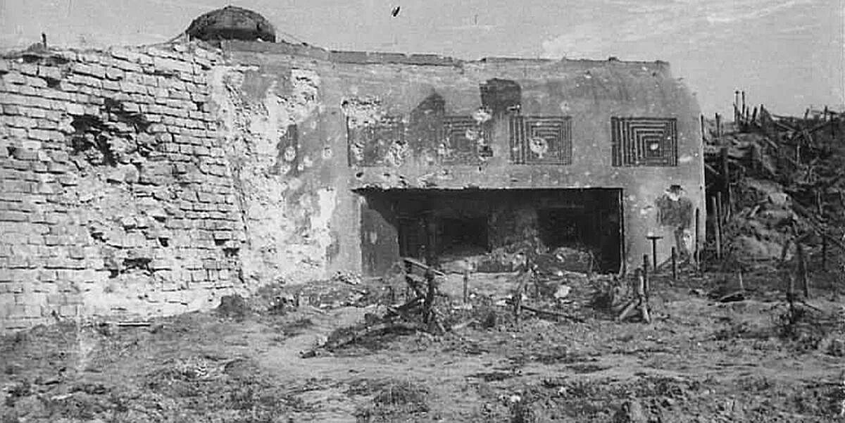 Прорыв мажино. Линия мажино 1940. форты линия мажино. дот линии мажино.
