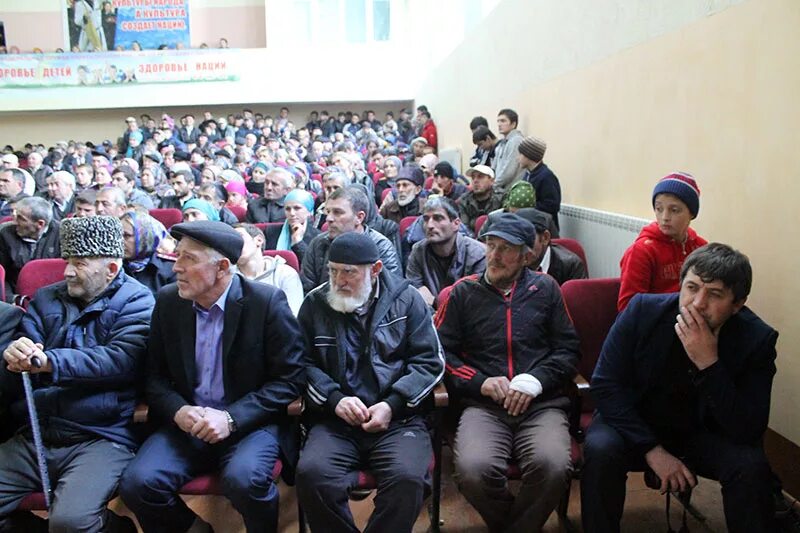Проповедь цумадинской мечети. Село цумада. Мажлис утежанов фото. Азан в агвали. Мечеть агвали.