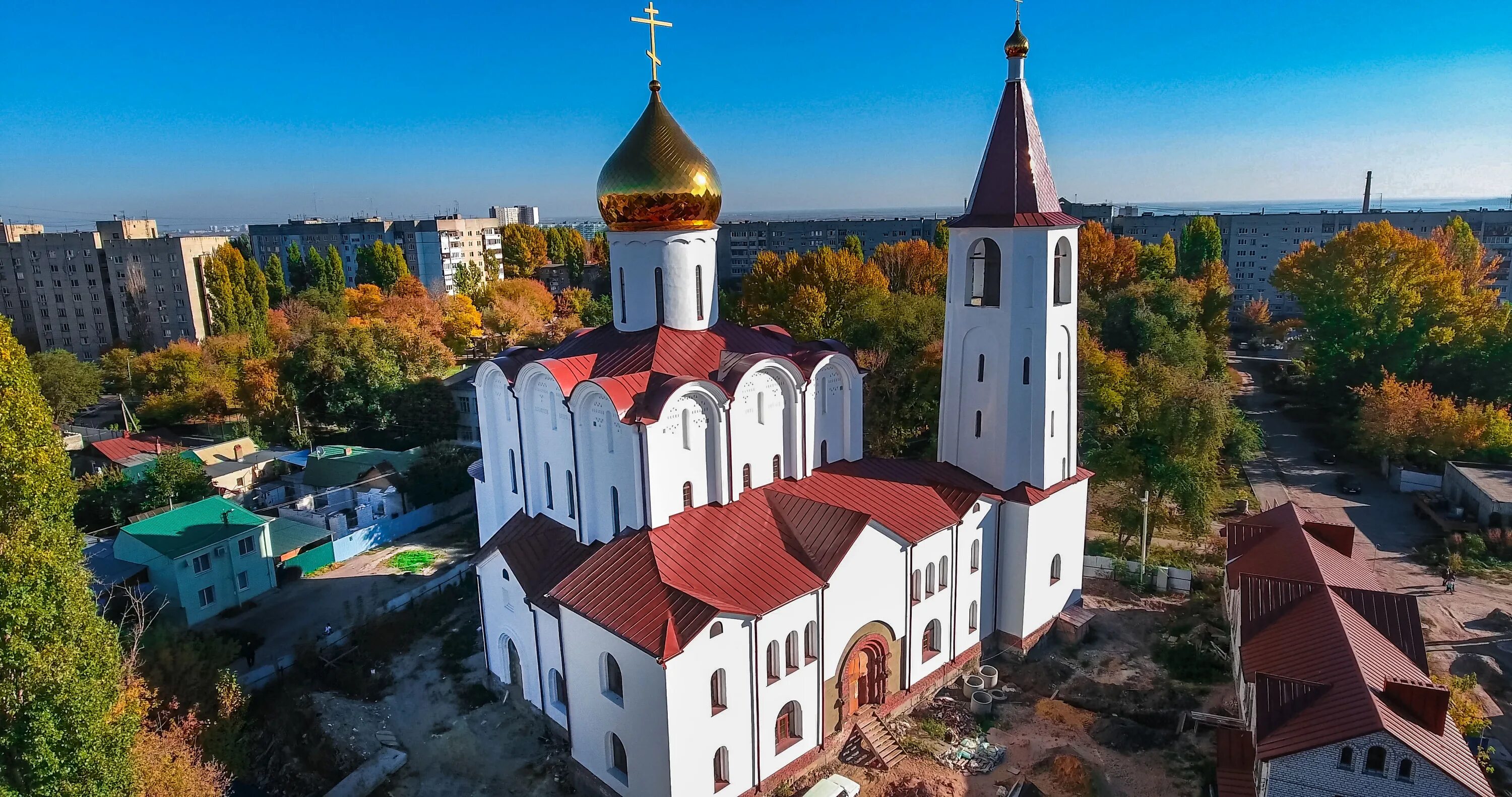 Храм в академическом районе екатеринбург. Храм в академическом районе екатеринбург. Храм святых строителей. Благовещенская церковь святых божиих строителей, екатеринбург. Храм святых строителей.