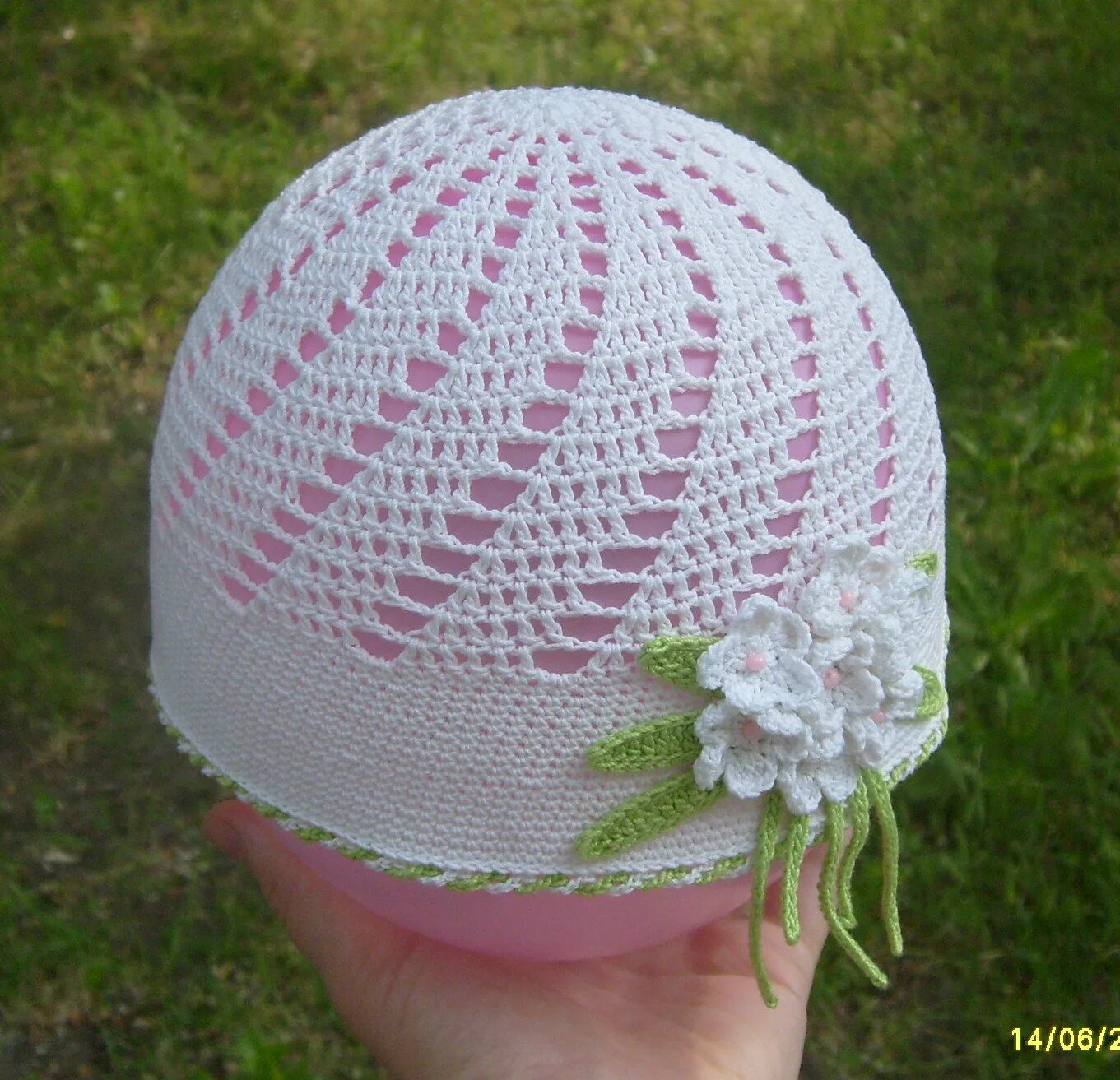 Летняя шапочка для девочки. Связанный летняя шапочка крючком. Летние шапочки для женщин. Летняя вязаная шапочка для девочки. Связанный летняя шапочка крючком.