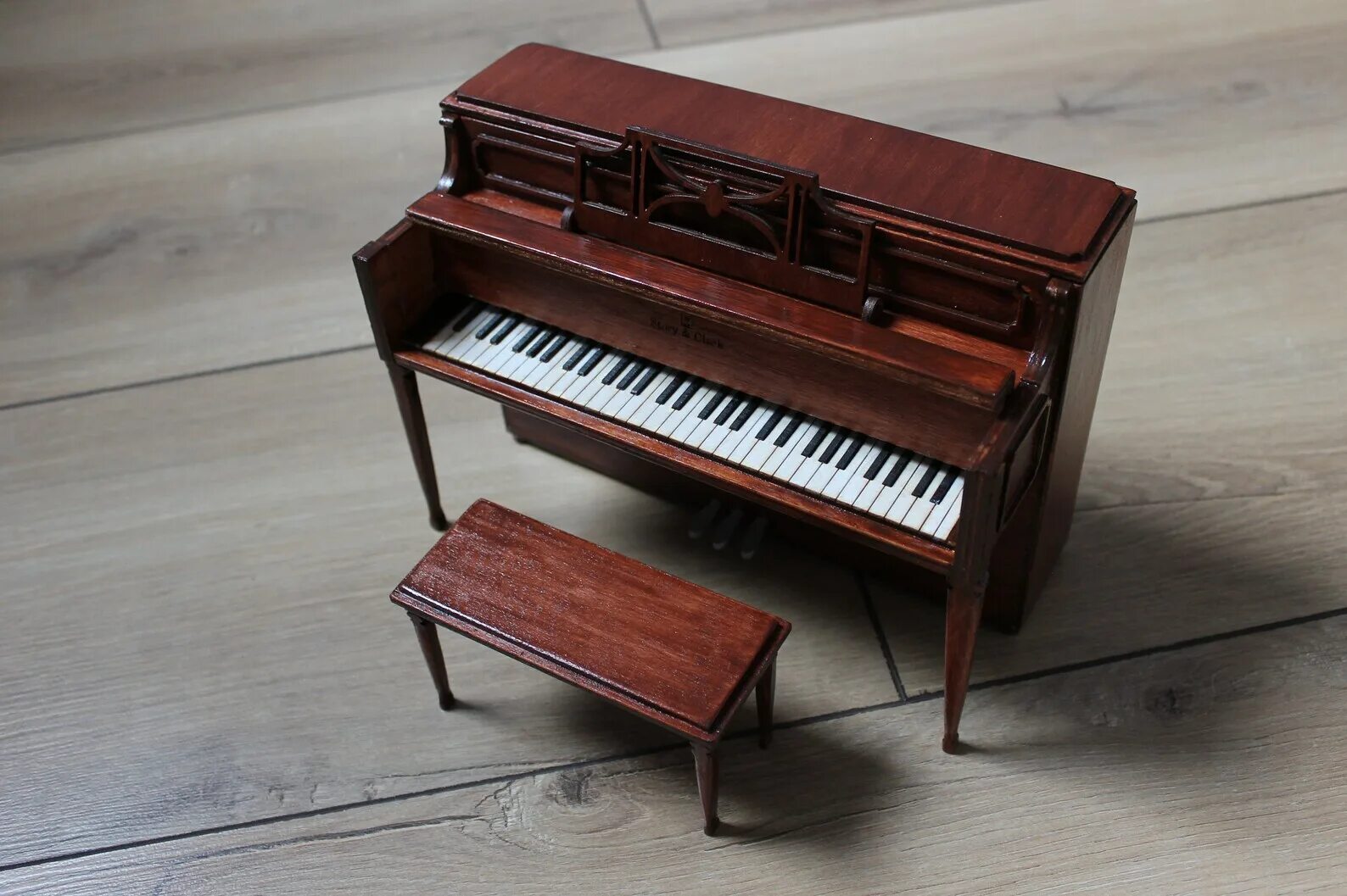 Миниатюрное фортепиано. Фортепиано миниатюра. Фортепиано миниатюра. Фортепиано миниатюра. Миниатюрное пианино.