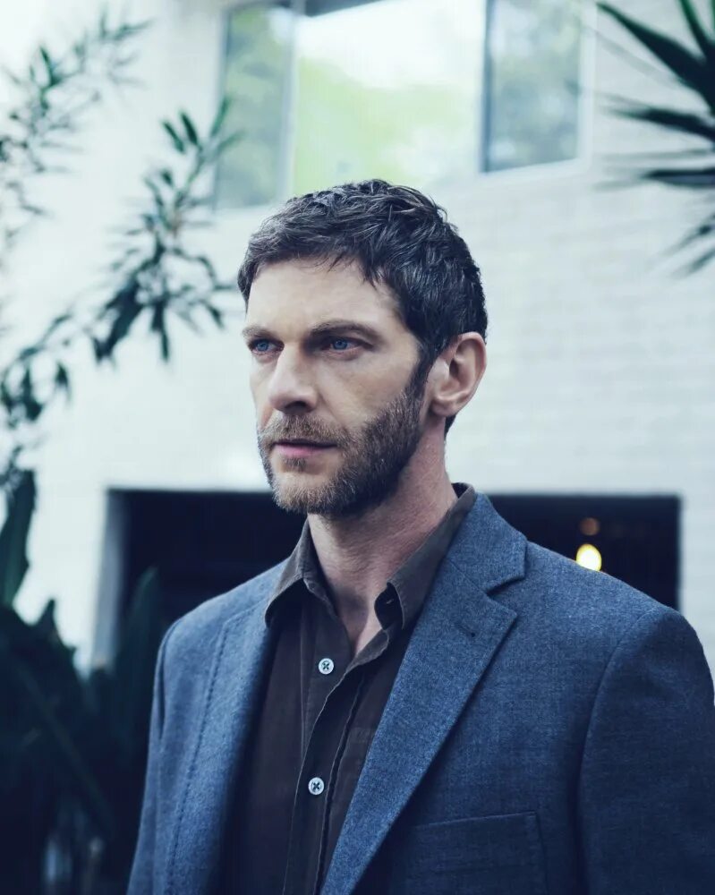 Сэм хэзелдайн острые козырьки. Сэм хэзелдайн песочный человек. Сэм хэзелдайн. Сэм хэзелдайн. Артист сэм хэзелдайн.