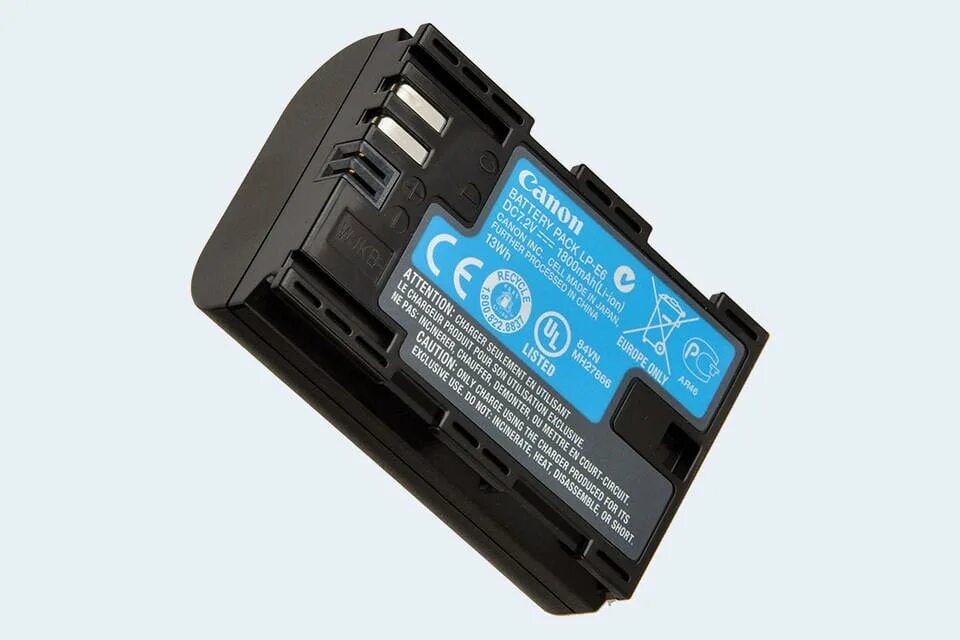 Canon battery. Canon LP-e6. LP-e6 и LP-e6n. Аккумулятор Кэнон 6д. Lpe5 Battery Canon.