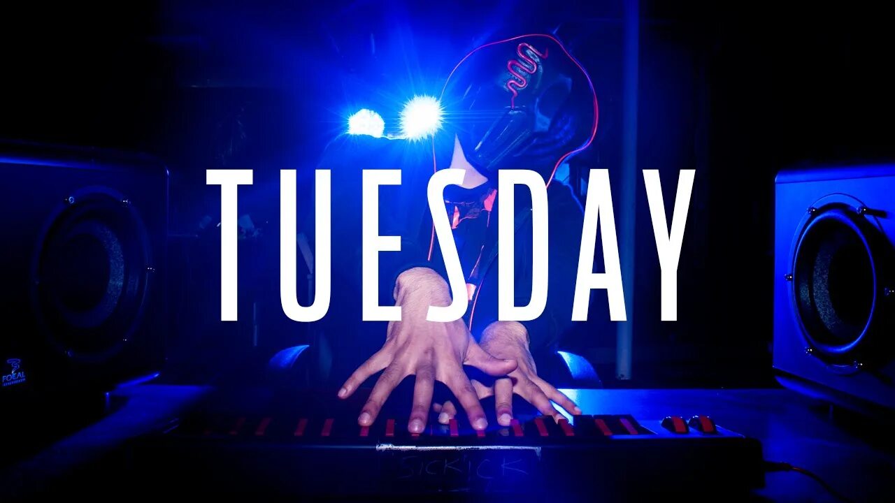 Тьюсдей песня. Burak Yeter Tuesday обложка. Tuesday песня. Дрейк Tuesday. Музыка вторник.